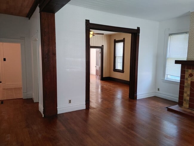 Building Photo - 1506 Avery Street