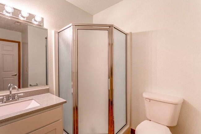 Building Photo - South Glen Village