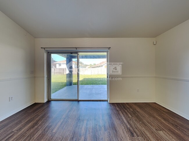 Building Photo - 23121 Emerson Way