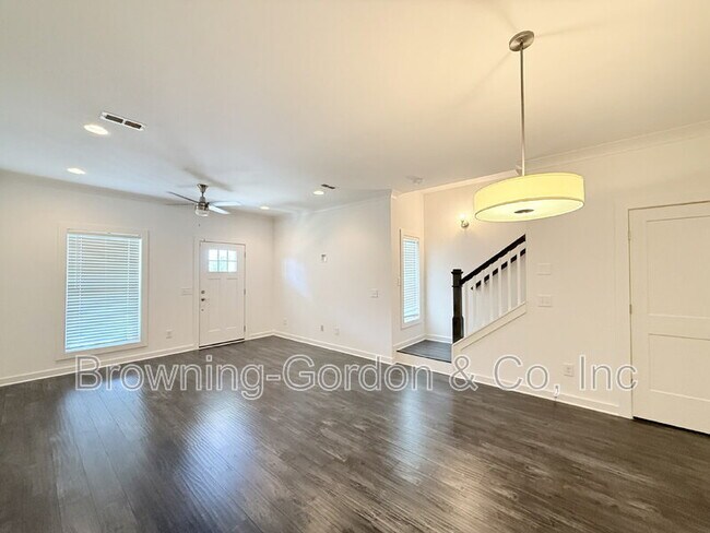 Foto del edificio - 971 Ashland Pl Dr