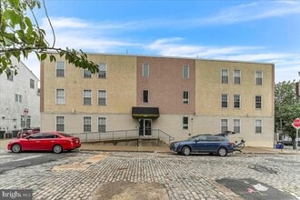 Building Photo - 401-11-411 N Front St