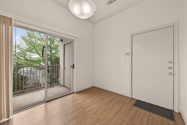 Foto del edificio - 1441 East St
