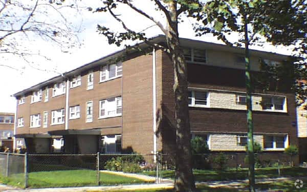 Primary Photo - 7416-7418 N Claremont Ave