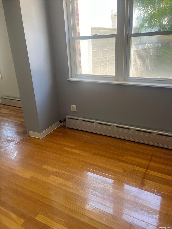 Foto del edificio - 25-12 14th Pl