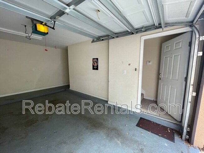 Foto del edificio - 10075 Gate Pkwy N