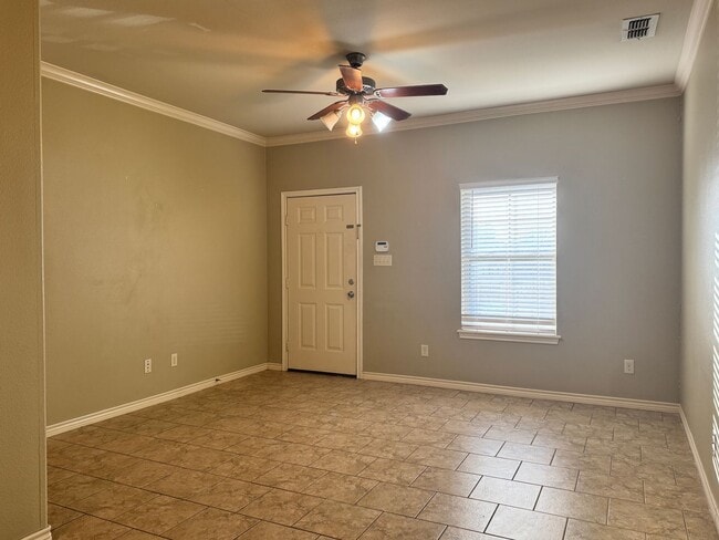 Building Photo - 516 S Baxter Ave