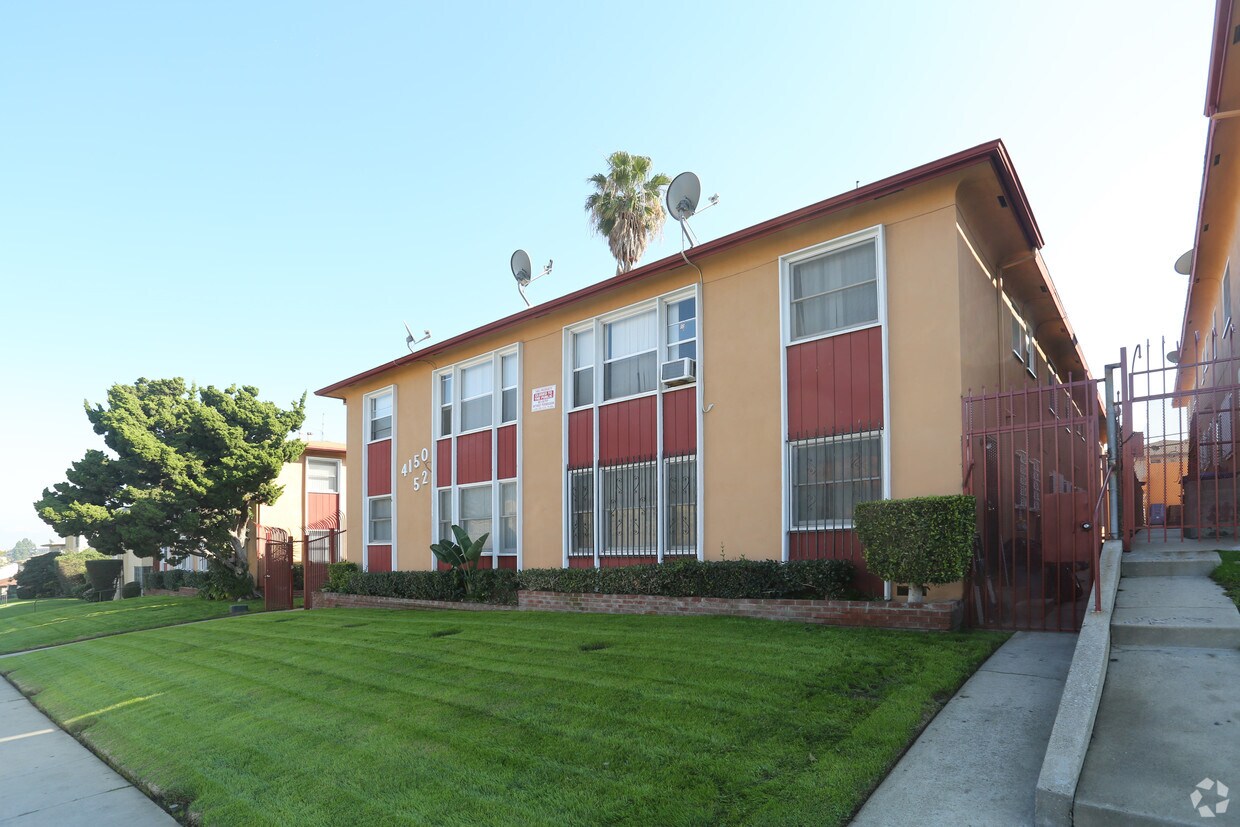 Foto principal - 4144-4152 Somerset Dr