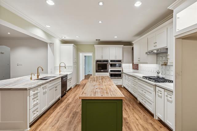 Building Photo - 15574 Forest Creek Dr