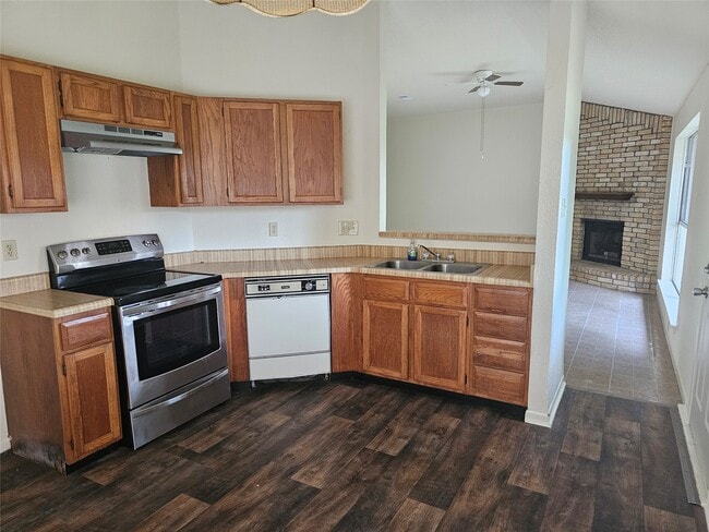 Foto del edificio - 8503 Fairbrook Ln