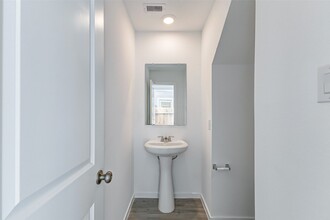 Building Photo - 18522 Tre Croci Dr