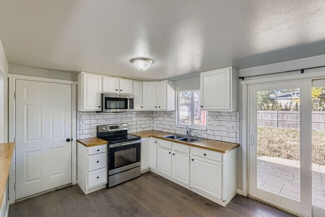 Foto del edificio - 529 Corte Amino