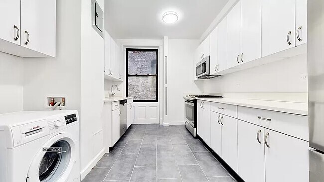 Building Photo - 26 E 91st St