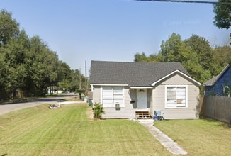 Building Photo - 1190 Campus St