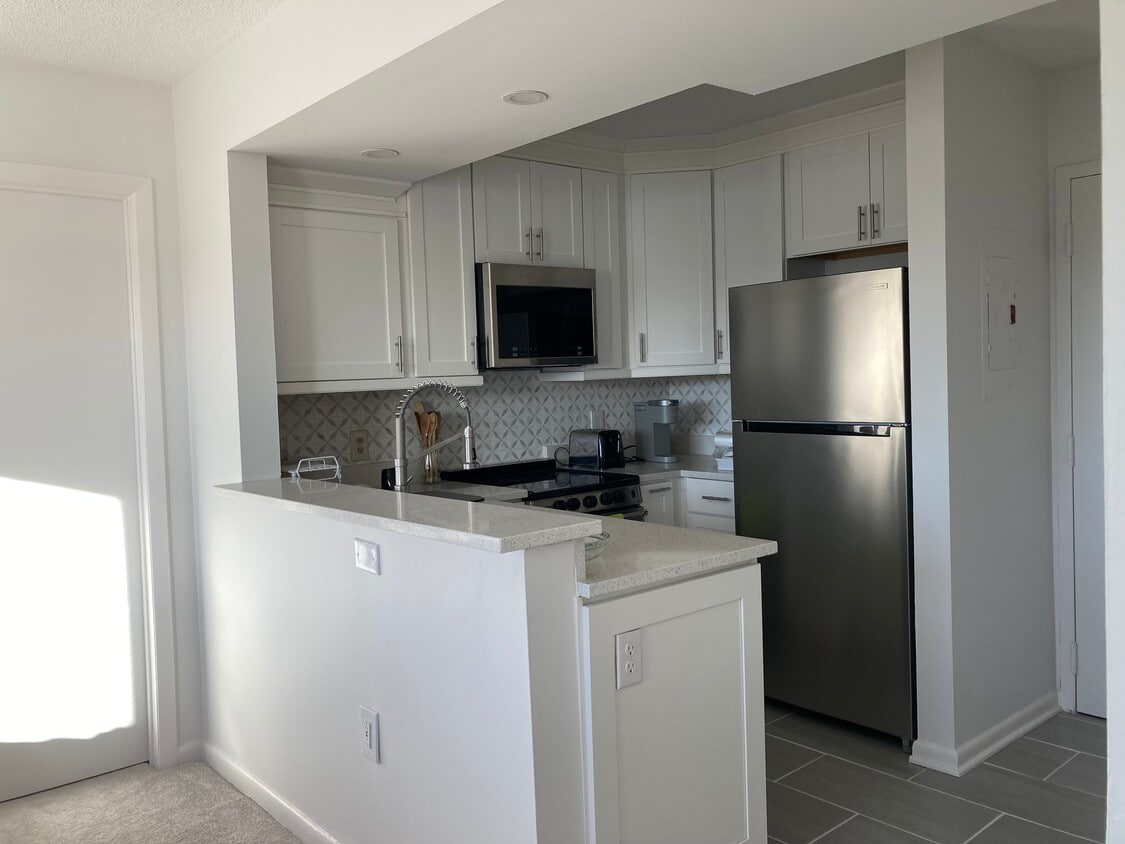 Photo - 1600 Park Cir