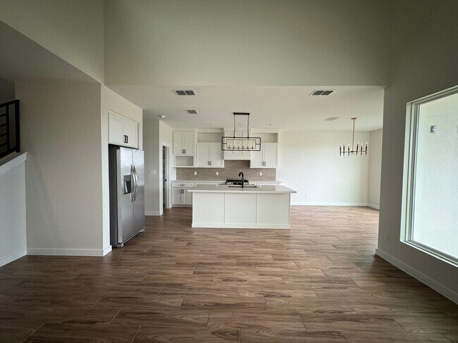 Building Photo - 7524 Cresta Bella St