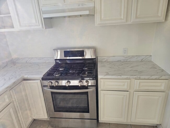 Foto del edificio - 16594 Orange Way