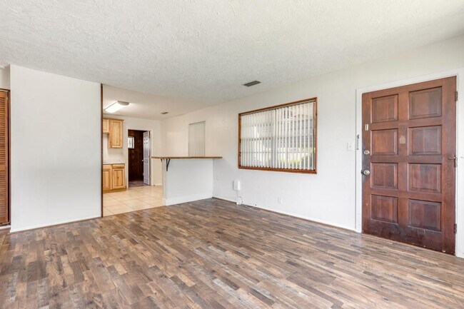 Foto del edificio - 2/1 plus bonus room in Holly Hill