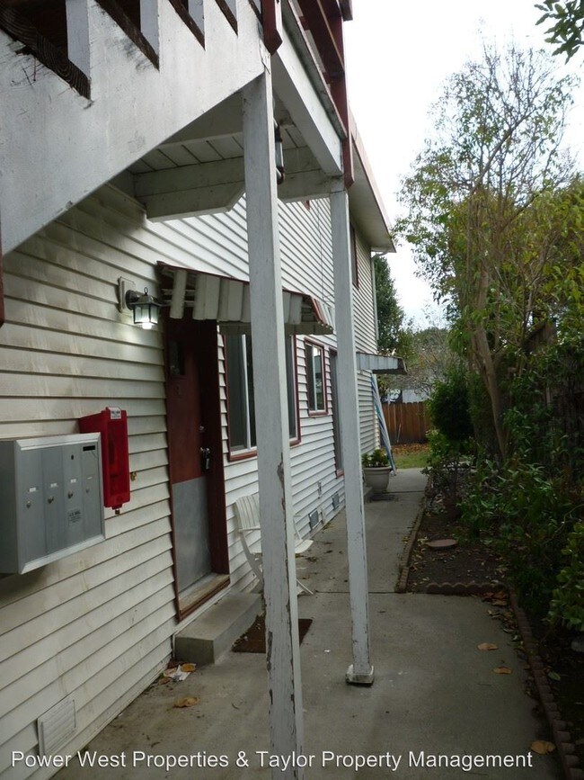 Building Photo - 530 Windham St