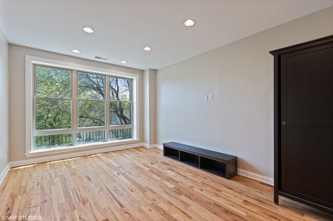 Foto del edificio - 1446 W Pensacola Ave