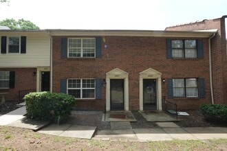 Building Photo - 8807 Hunter Ridge Dr