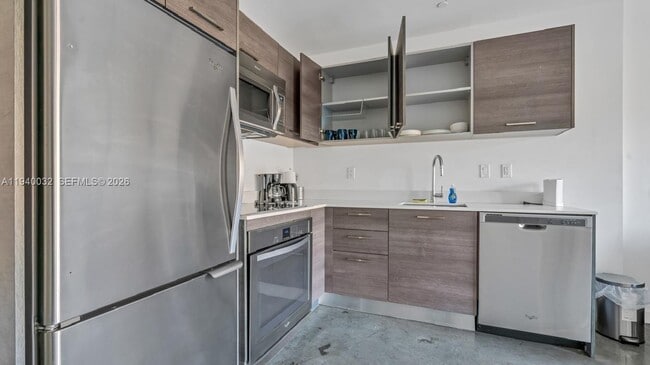 Building Photo - 151 SE 1st St