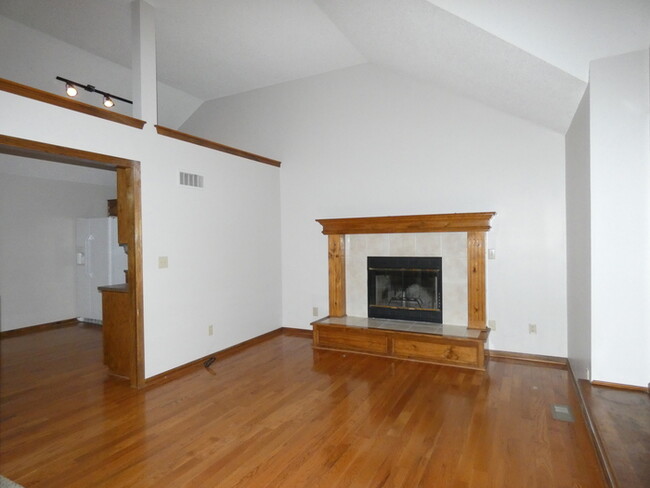 Building Photo - Beautiful Home in Parkville, MO