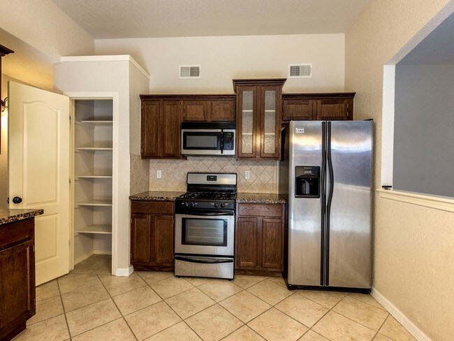 Building Photo - 4 br, 2 bath House - 12850 Hidden Grove