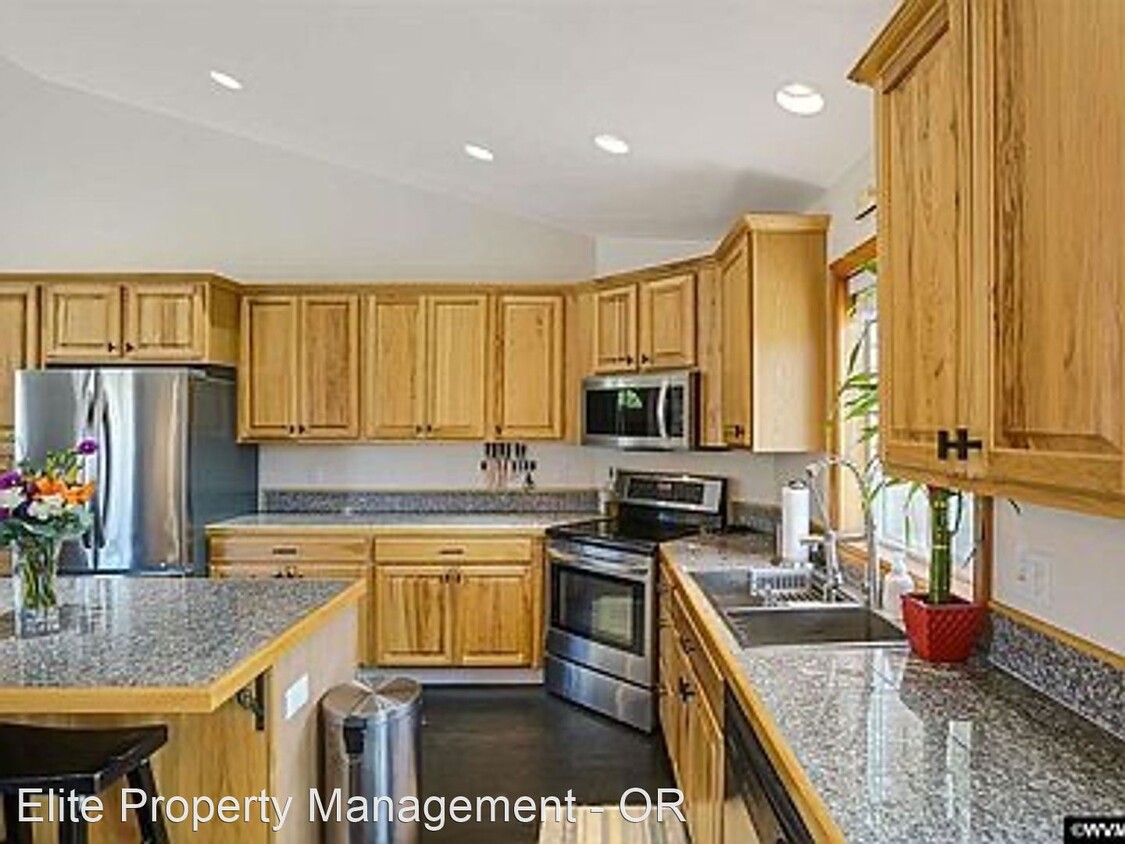 Primary Photo - 3 br, 2 bath House - 628 S. 19th St