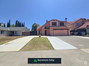 Building Photo - 8282 Meadowhaven Dr