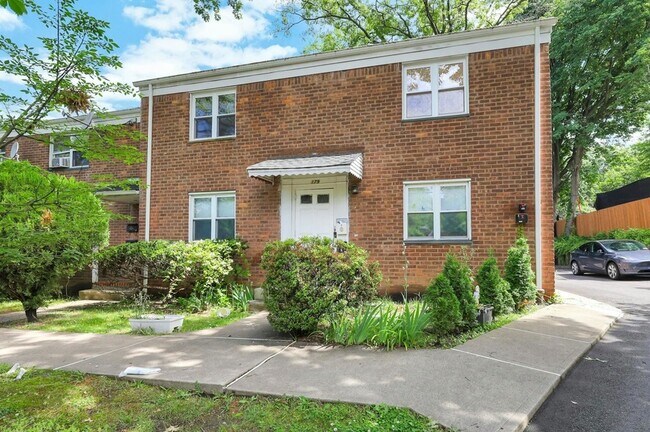 Building Photo - 179 Christie Heights Street Unit B