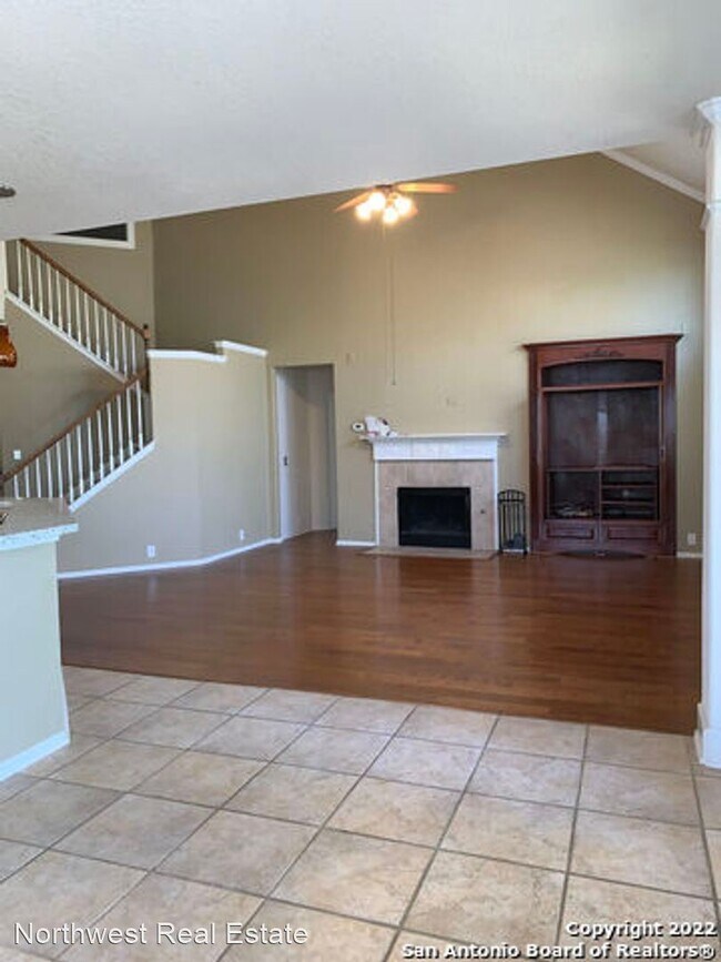 Building Photo - 4 br, 3.5 bath House - 10010 Ramblin River