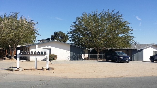 20158 Rimrock Rd, Apple Valley, CA 92307 Apartments