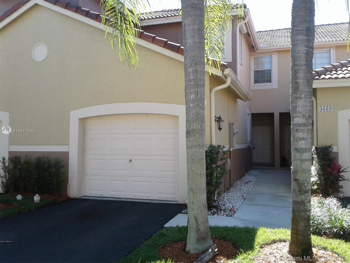 3671 San Simeon Cir, Weston, FL 33331 Townhome Rentals in Weston FL
