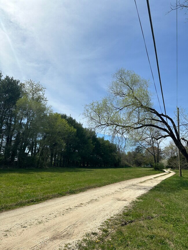Un viaje a la tranquilidad. Sin tráfico cerca del apartamento. - 851 9th St