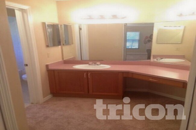 Building Photo - 3264 Luray Ct