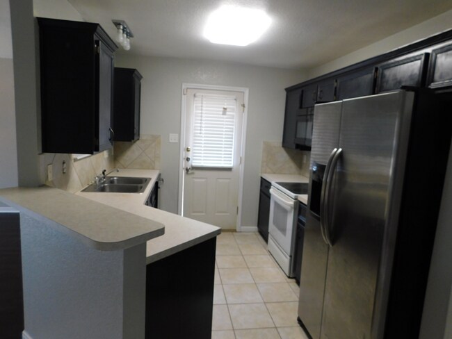 Foto del edificio - 3707 Dustin Ct