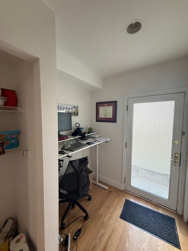 Photo - NO FEE!   Brighton 1 bed with CENTRAL AIR and PARKING available 8/1 Apartment