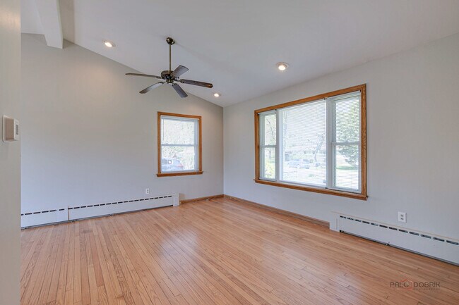 Foto del edificio - 17833 Iroquois Dr