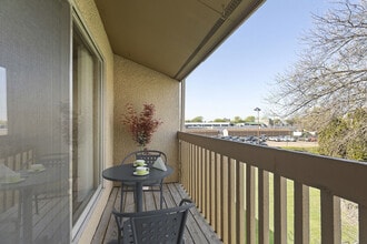 Building Photo - Bradley House Apartments