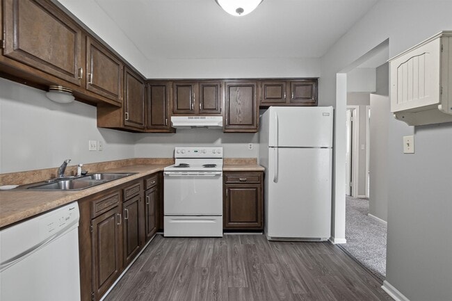 Building Photo - Woodside Apartments of Grand Blanc