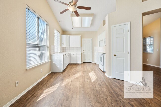 Foto del edificio - 3 Bed 2 Bath in Clovis Unified School District!