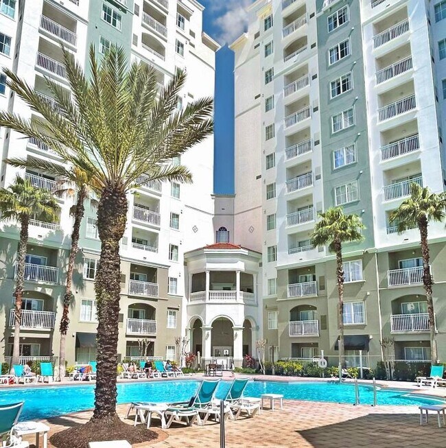 Foto del edificio - 7389 Universal Blvd