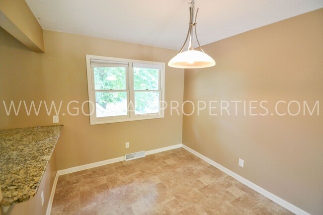 Foto del edificio - 3 bedroom home in West Des Moines