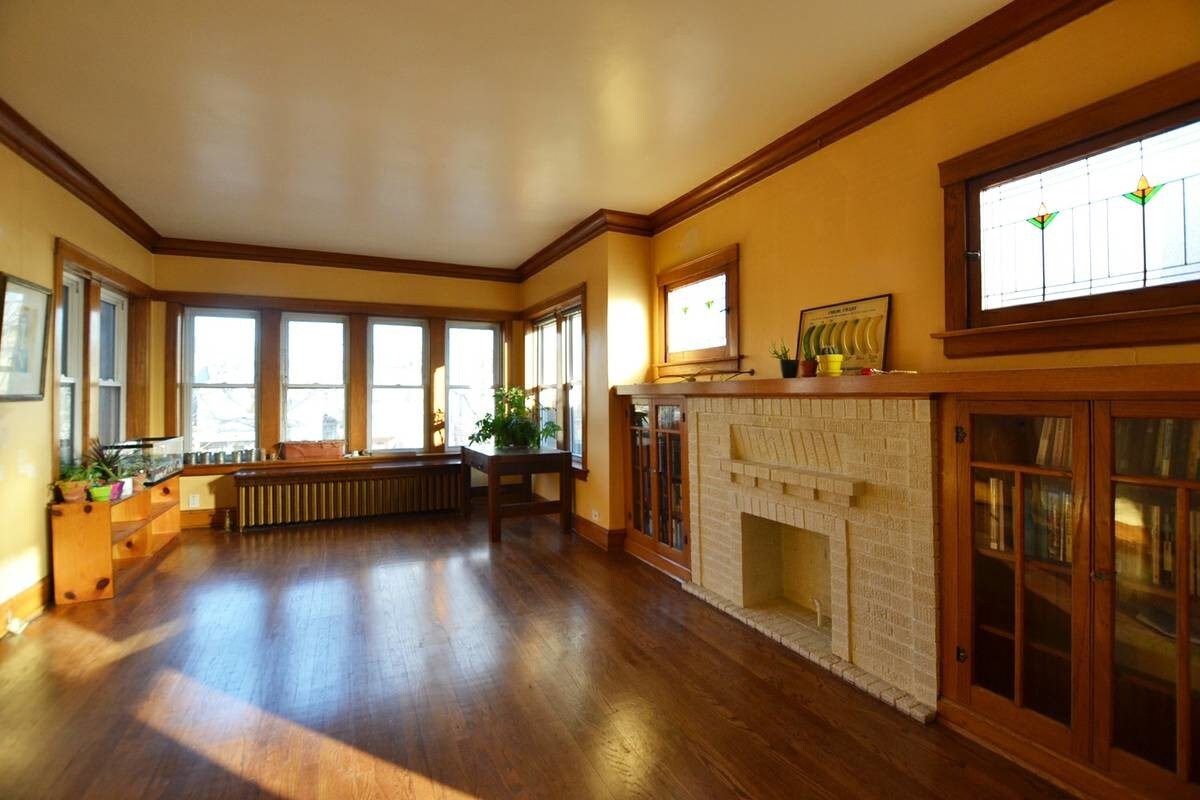 Primary Photo - 3755 W Shakespeare Ave