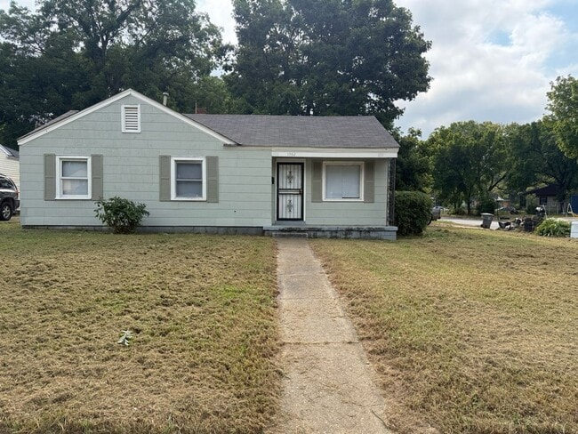 Photo - 1592 Railton Rd House