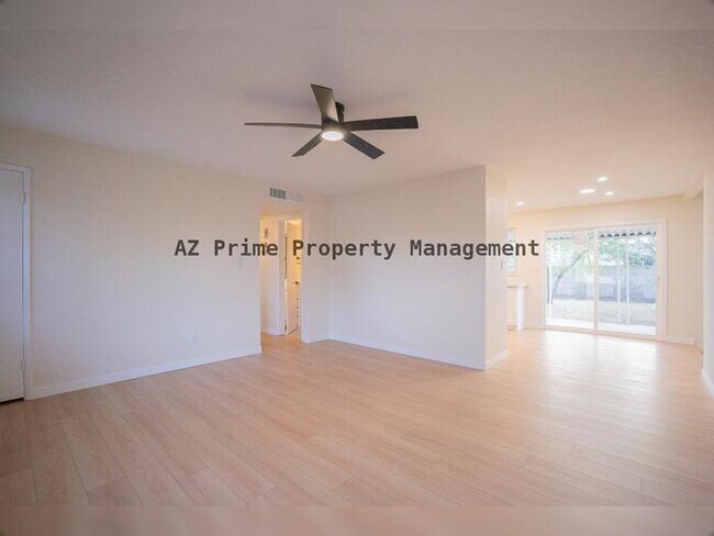 Foto del edificio - 3142 N 78th Dr