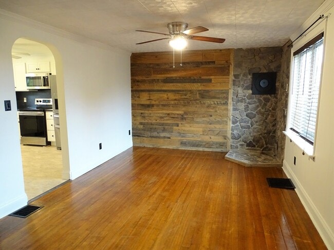 Foto del edificio - 160 Mechanic St