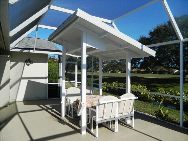 Foto del edificio - Home on the golf course