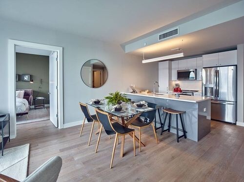 Foto del edificio - 7705 Marine Rd