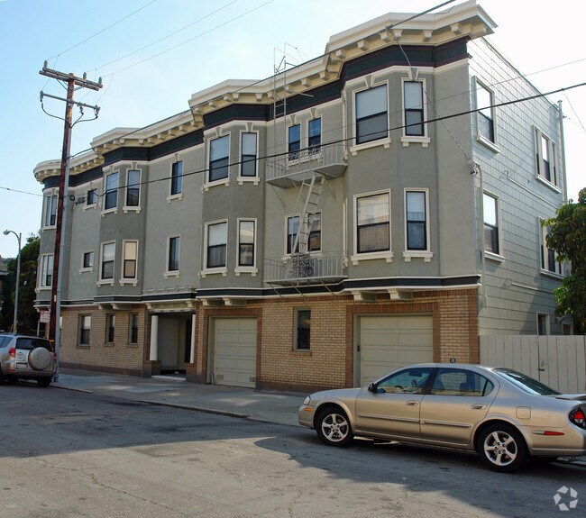 Building Photo - 106 18th Ave
